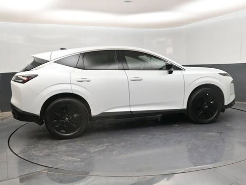 Certified 2025 Nissan Murano SV image 8