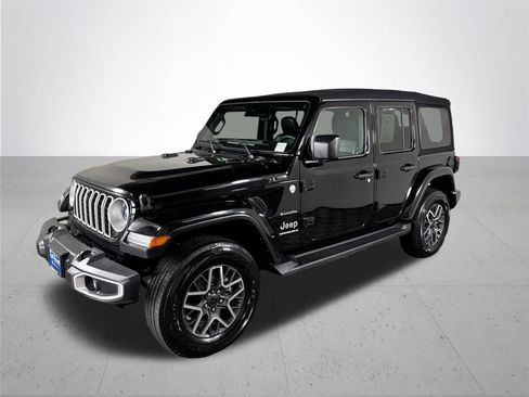 Used 2024 Jeep Wrangler Unlimited Sahara w/ Technology Group AWD/4WD image 2