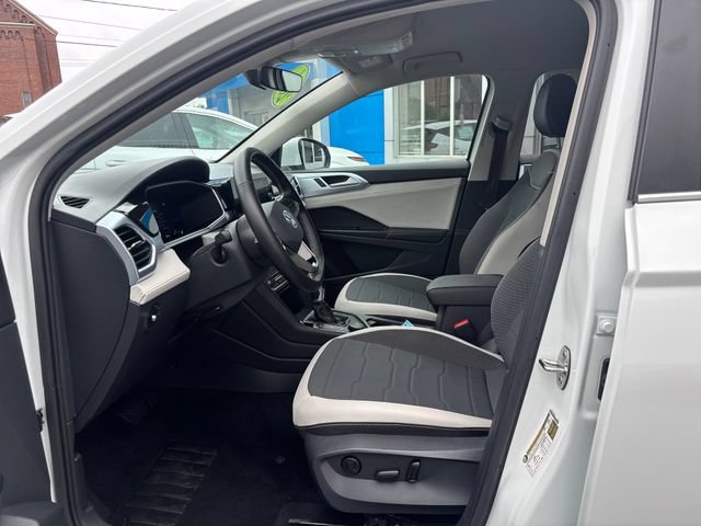 Used 2026 Volkswagen Taos SE AWD/4WD image 11