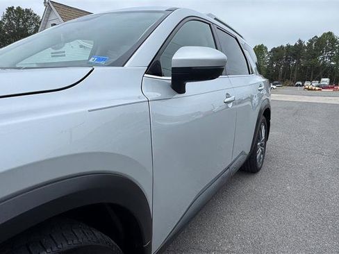 Used 2022 Nissan Pathfinder SL w/ SL Premium Package AWD/4WD image 13