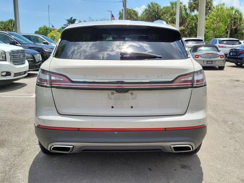Certified 2022 Lincoln Nautilus FWD w/ Premium Package image 5