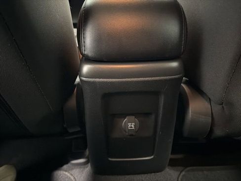 Used 2020 Dodge Journey SE w/ Blacktop Package image 31