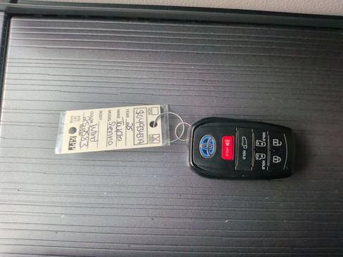 Used 2025 Toyota Sienna XLE w/ XLE Plus Package FWD image 35