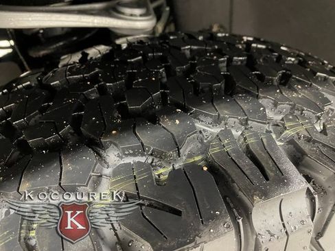 New 2025 Ford Bronco Badlands image 8