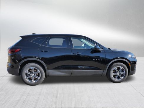 Used 2025 Chevrolet Blazer LT AWD/4WD image 8