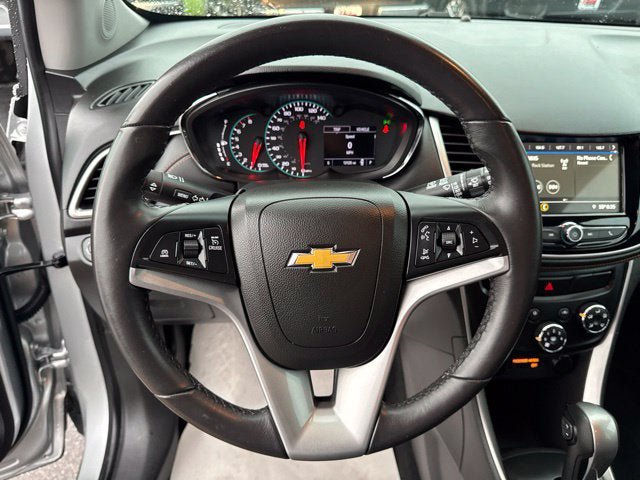Used 2019 Chevrolet Trax LT w/ LT Convenience Package AWD/4WD image 12