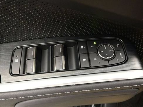 Used 2025 Lexus GX 550 w/ Accessory Package (2T) AWD/4WD image 10