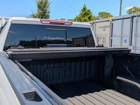 Used 2022 GMC Sierra 1500 AT4 w/ AT4 Preferred Package AWD/4WD image 19