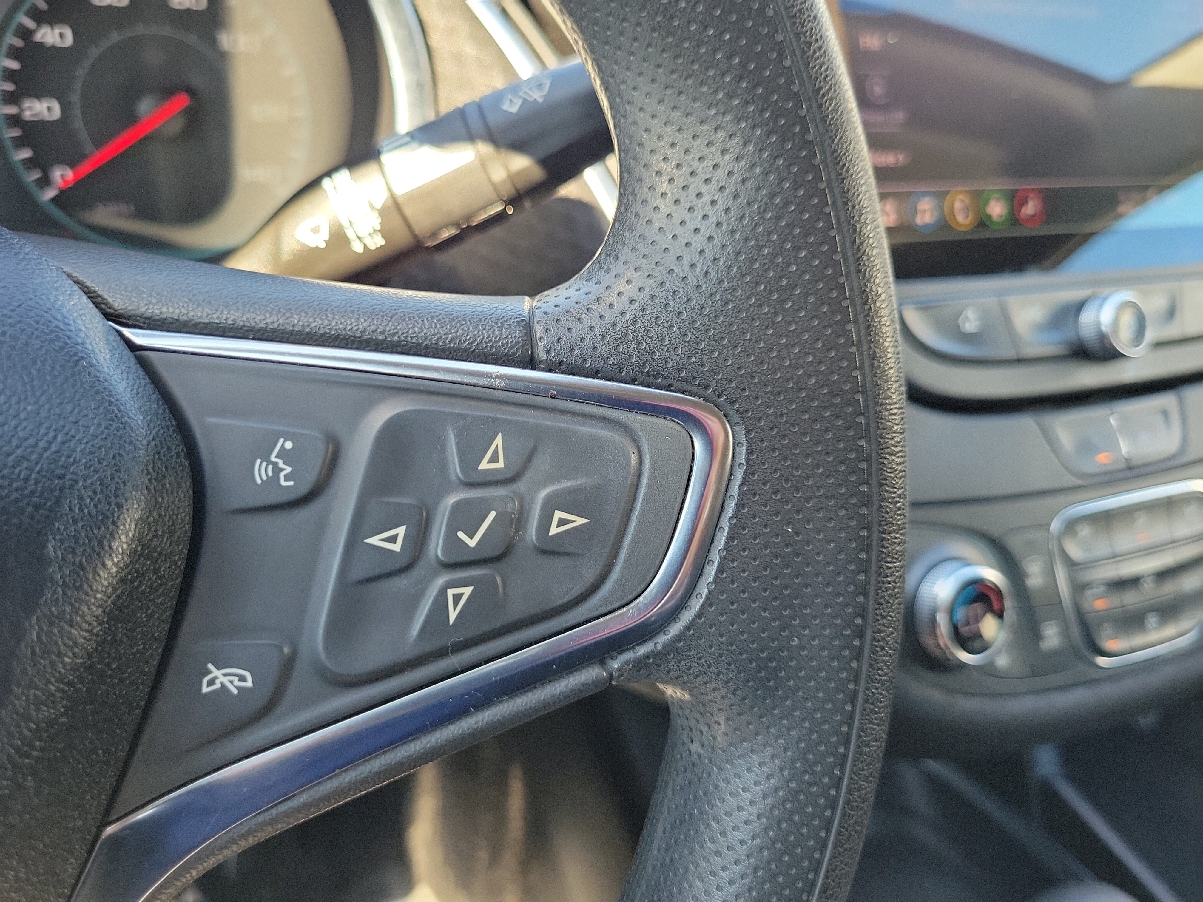 Used 2021 Chevrolet Malibu LT FWD image 19