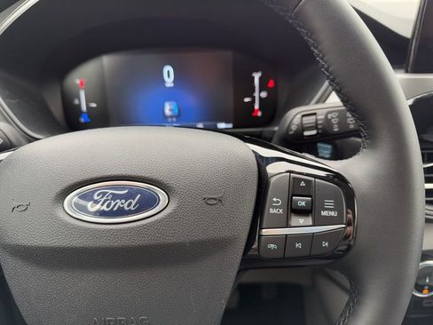 Used 2025 Ford Escape Active w/ Cold Weather Package FWD image 19
