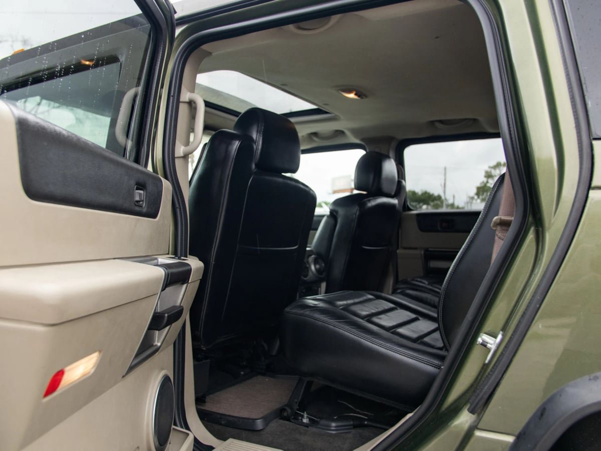 Used 2003 HUMMER H2 w/ Preferred Equipment Group AWD/4WD image 25