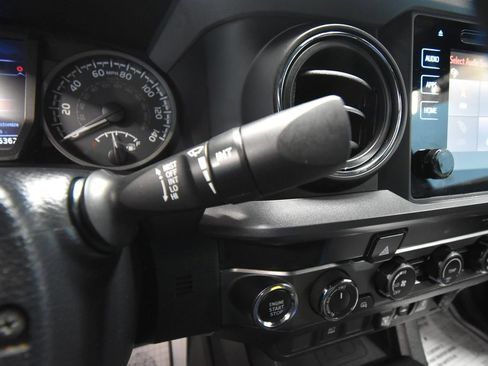 Used 2019 Toyota Tacoma TRD Off-Road AWD/4WD image 14