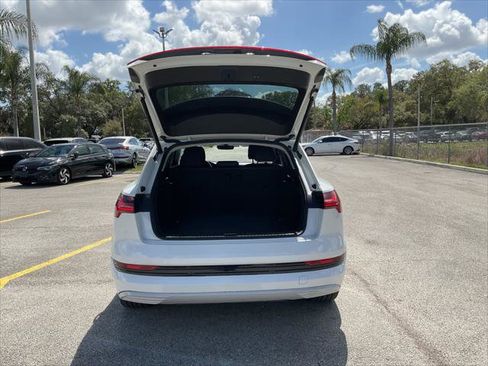 Used 2019 Audi e-tron Premium Plus image 30