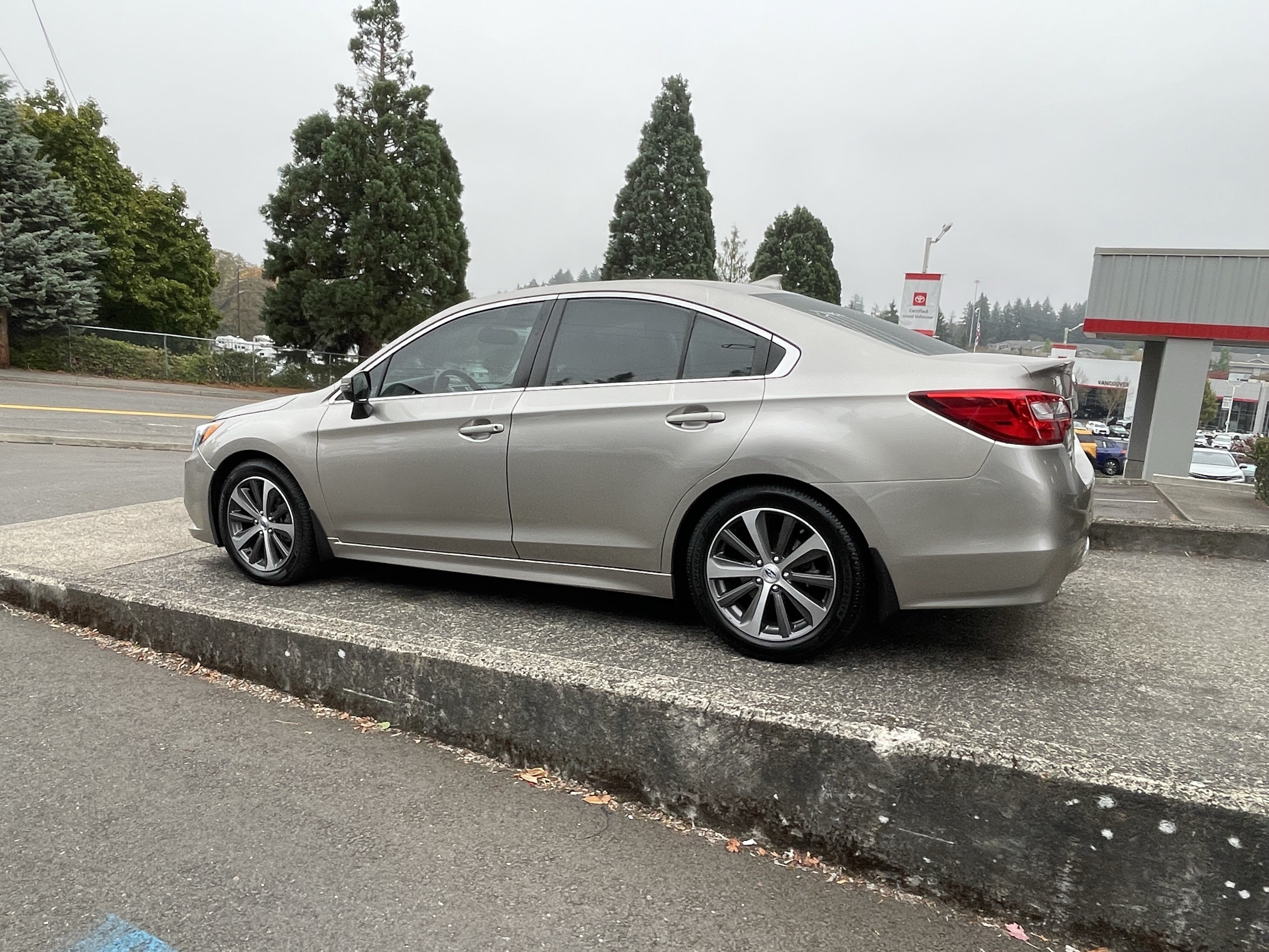 Used 2017 Subaru Legacy 2.5i Limited w/ Popular Package #4 AWD/4WD image 5