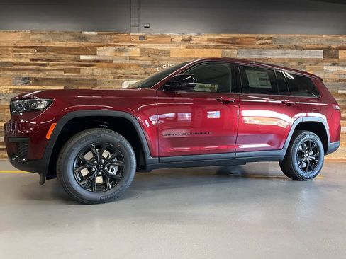 New 2025 Jeep Grand Cherokee L Altitude image 53