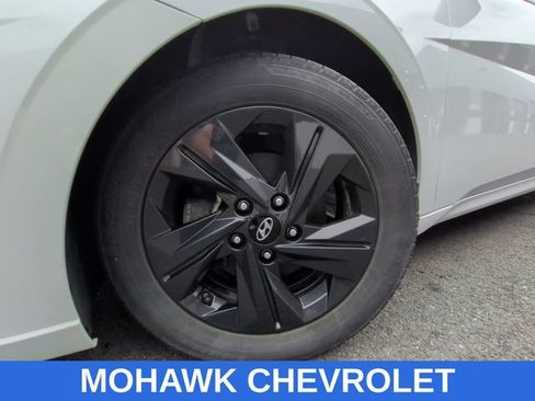 Used 2021 Hyundai Elantra SEL FWD image 32
