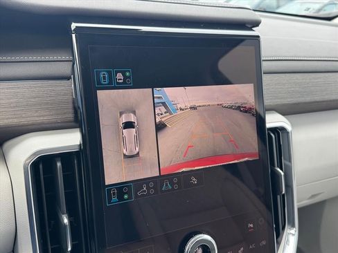 Used 2024 GMC Acadia Denali w/ Super Cruise Package image 16