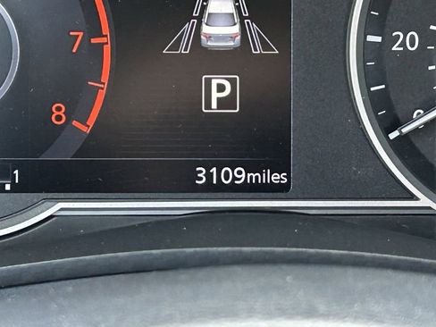 Used 2025 Nissan Versa SV w/ Trunk Package image 28