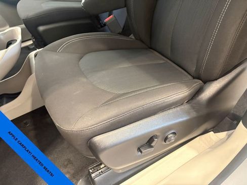 Used 2023 Chrysler Voyager LX FWD image 8