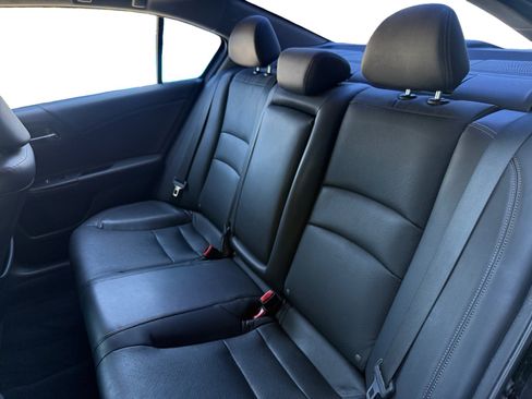 Used 2016 Honda Accord Touring image 13