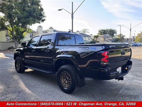 Used 2019 Toyota Tacoma TRD Sport AWD/4WD image 4