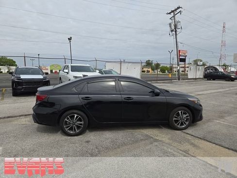 Used 2024 Kia Forte LXS FWD image 2