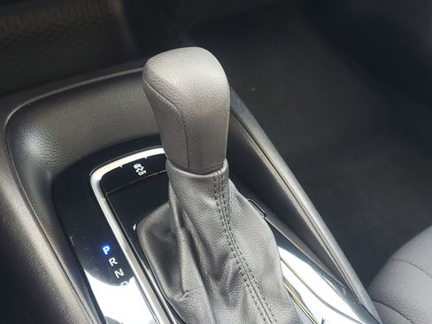 Used 2021 Toyota Corolla LE image 28