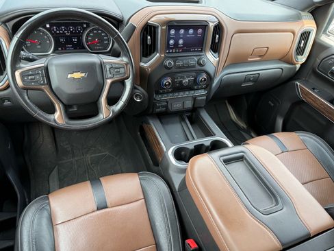 Used 2021 Chevrolet Silverado 1500 High Country w/ Technology Package image 12