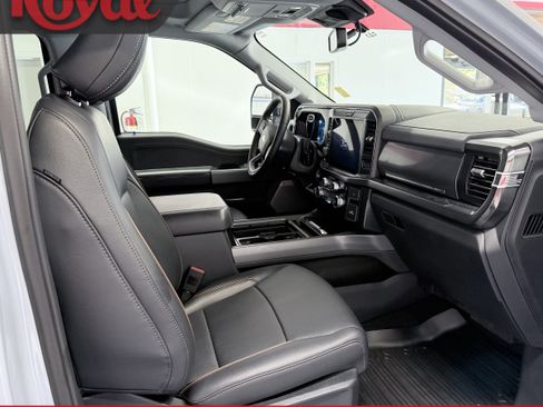 Used 2026 Ford F250 Lariat w/ Black Appearance Package AWD/4WD image 17