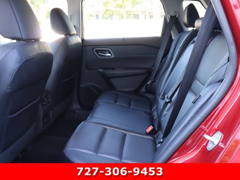 Used 2021 Nissan Rogue SV w/ Premium Package image 17