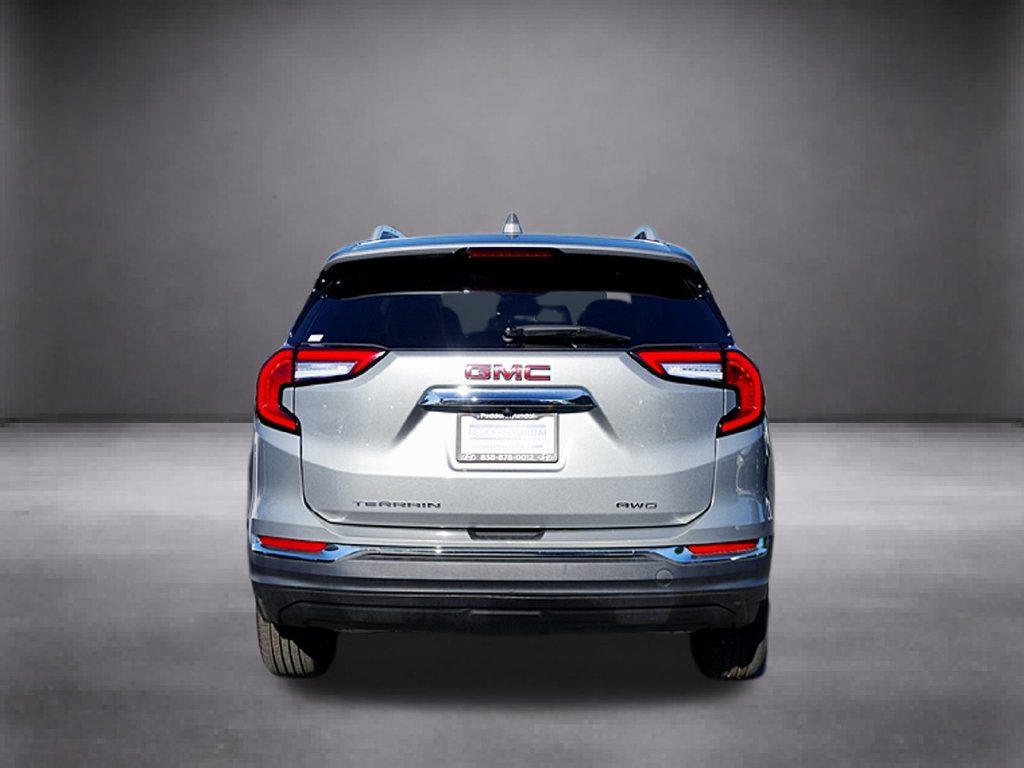 Used 2024 GMC Terrain SLT AWD/4WD image 10