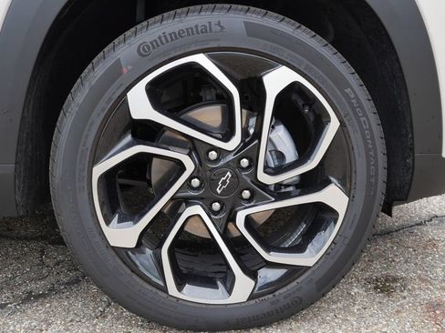 New 2026 Chevrolet Trax RS w/ Driver Confidence Package FWD image 6