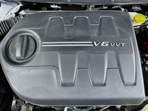 Used 2022 Jeep Cherokee Limited w/ Elite Package image 30