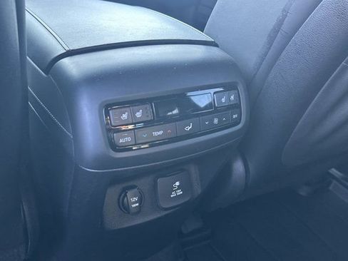Used 2021 Hyundai Palisade Calligraphy w/ Winter Package image 28