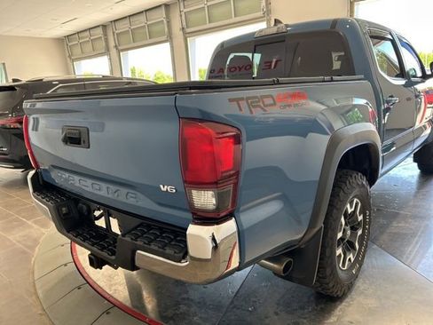 Used 2019 Toyota Tacoma TRD Off-Road AWD/4WD image 6