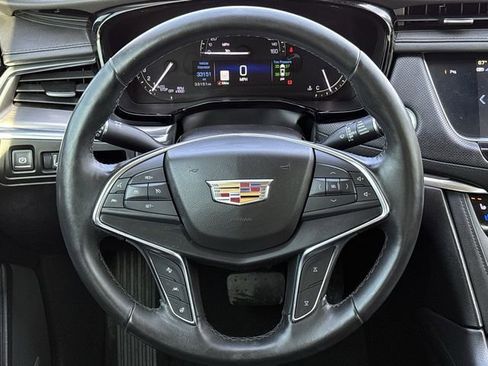 Used 2019 Cadillac XT5 Premium Luxury image 12
