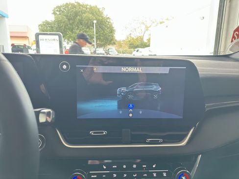 New 2026 Chevrolet Equinox LT w/ Convenience Package II image 36