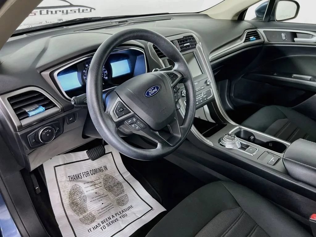 Used 2019 Ford Fusion SE FWD image 10