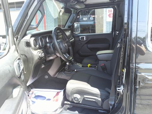 Used 2021 Jeep Wrangler Unlimited Sport image 14