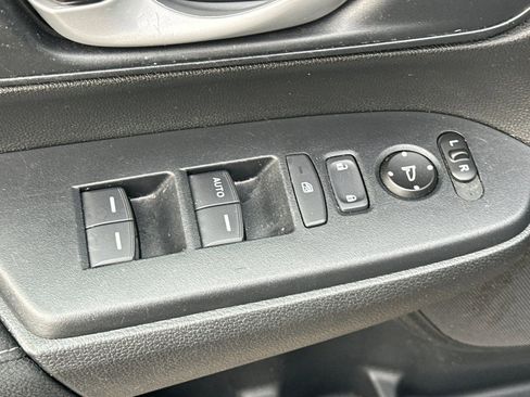 Used 2020 Honda CR-V LX image 13