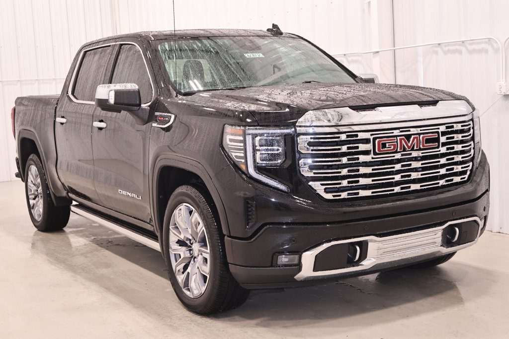 Used 2024 GMC Sierra 1500 Denali w/ Denali Reserve Package AWD/4WD image 4