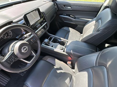 Certified 2024 Nissan Pathfinder SL w/ SL Premium Package image 23