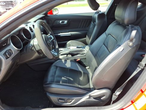 Used 2022 Ford Mustang Premium RWD image 10