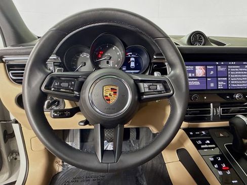 Used 2024 Porsche Macan Base image 12