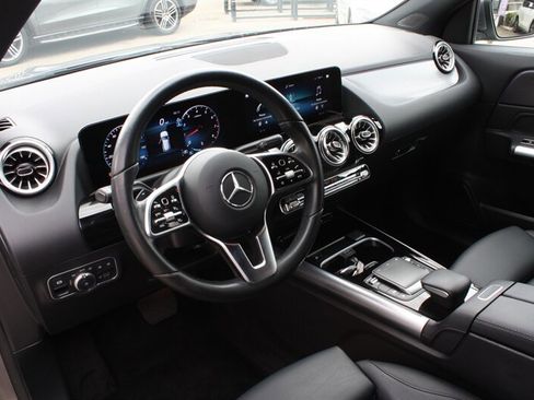 Used 2023 Mercedes-Benz GLA 250 w/ Premium Package image 8