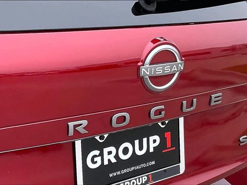 Used 2024 Nissan Rogue SV w/ SV Premium Package FWD image 30