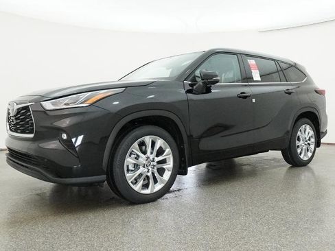 New 2026 Toyota Highlander Limited image 17