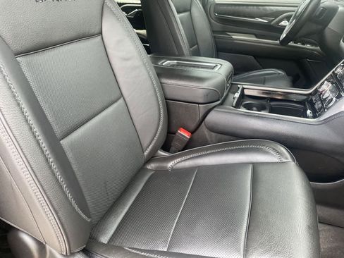 Used 2022 GMC Yukon Denali AWD/4WD image 14