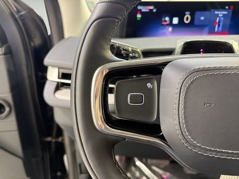 New 2026 Lincoln Navigator Premiere AWD/4WD image 14
