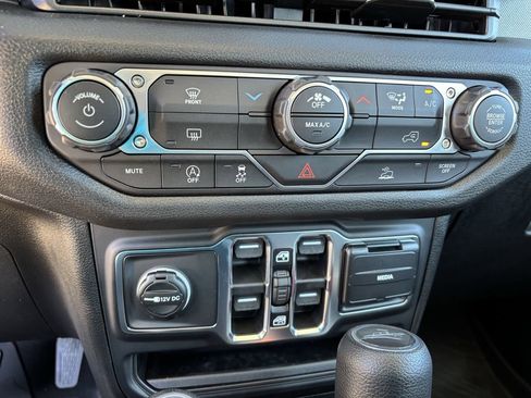 New 2026 Jeep Gladiator Sport image 17